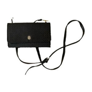 Women's Tommy Hilfiger Black Color Crossbody Wallet Purse Preowned